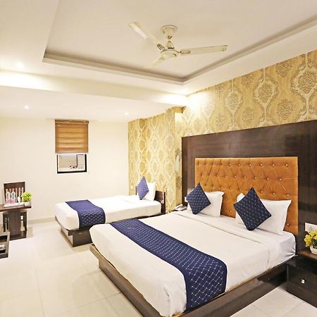 Hotel Iconic Near Delhi Igi International Airport Neu-Delhi Exterior foto