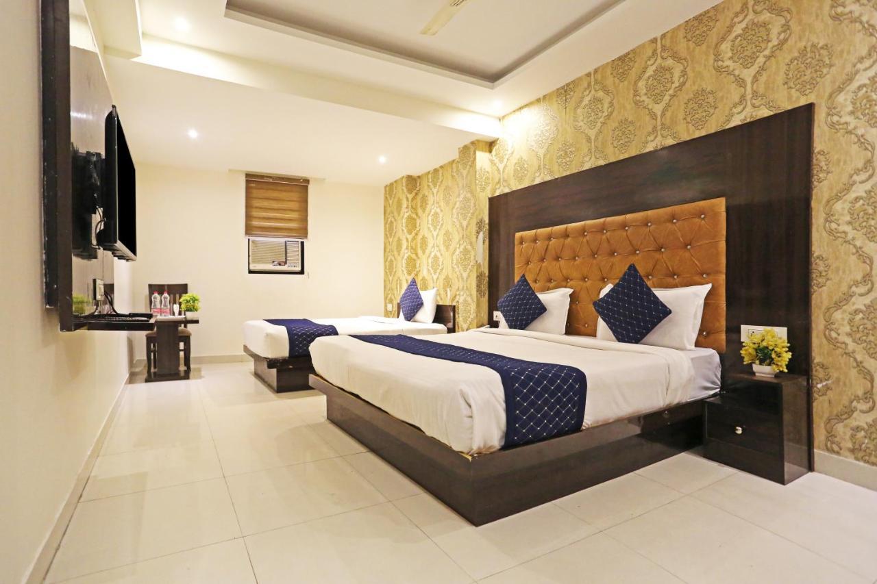 Hotel Iconic Near Delhi Igi International Airport Neu-Delhi Exterior foto