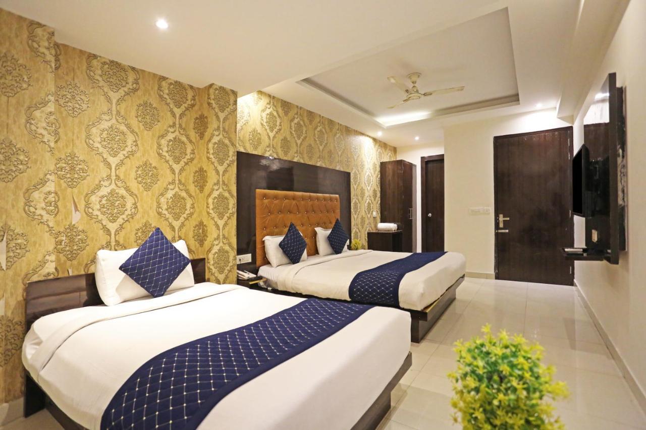 Hotel Iconic Near Delhi Igi International Airport Neu-Delhi Exterior foto
